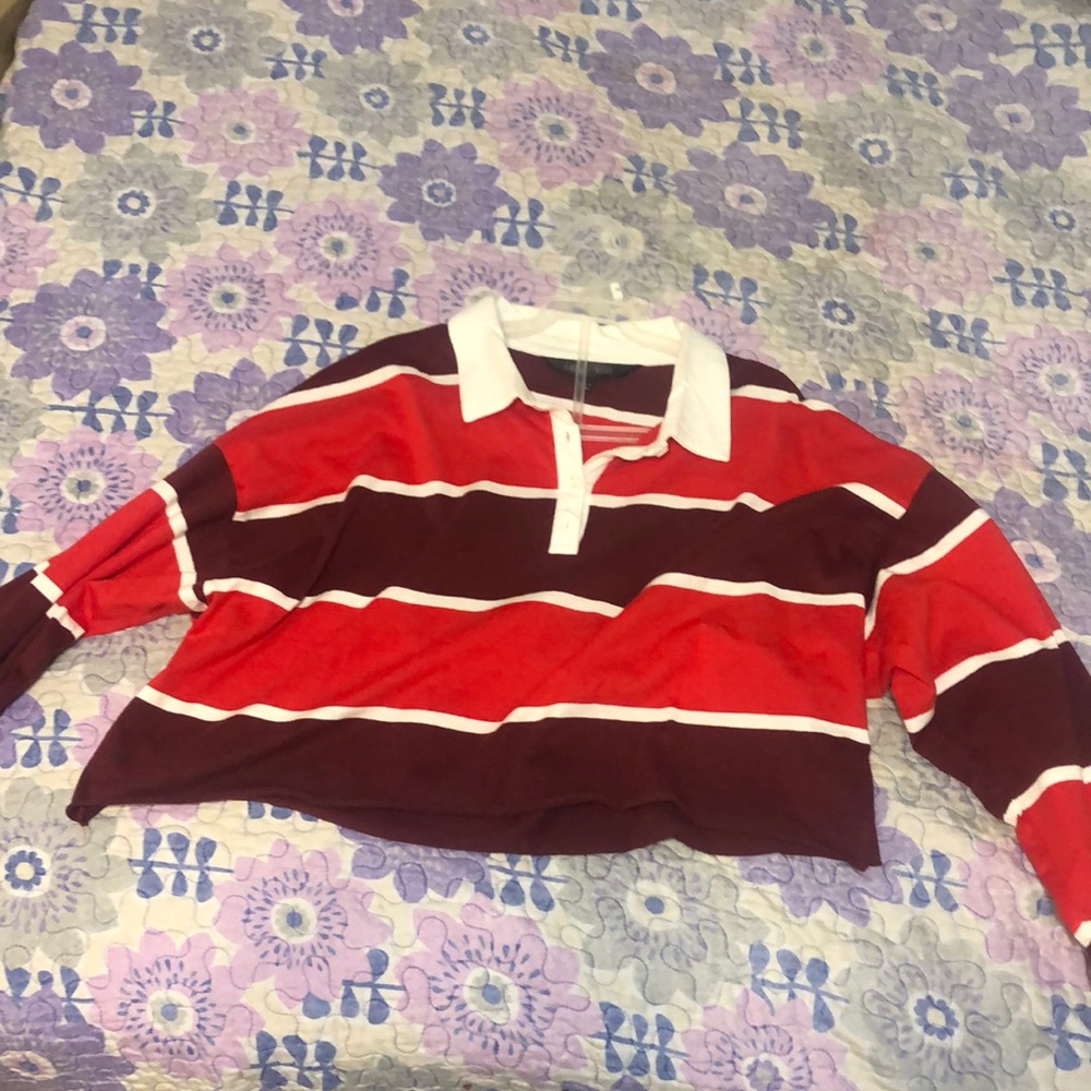 Long sleeve red, burgundy and white crop top button up with collar.